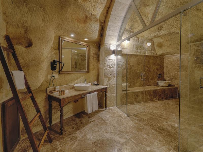 Solem Cave Suites
