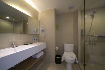 Отель Grand Zuri Kuta Bali Индонезия, Кута, фото 16