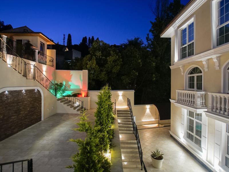 The White Residence