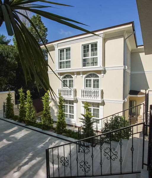 The White Residence