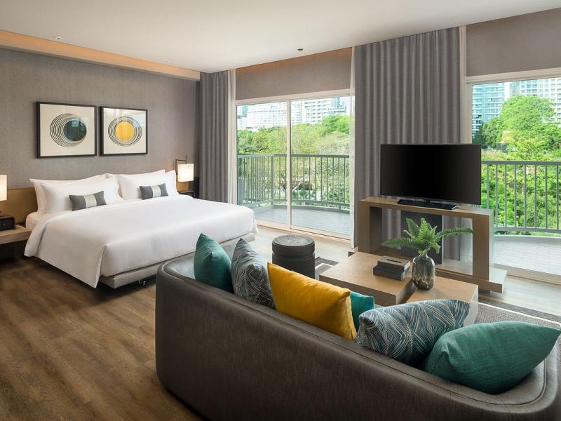 Cross Pattaya Pratamnak