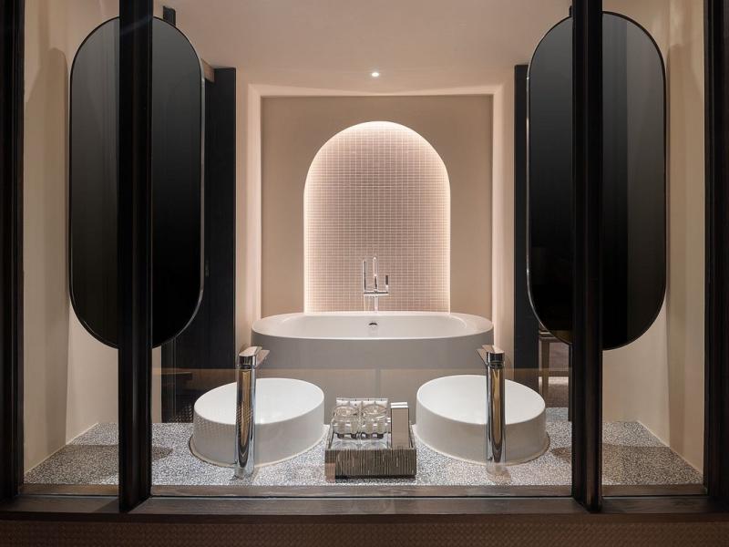 Cross Pattaya Pratamnak