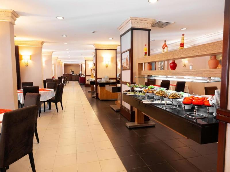 X Life Hotel