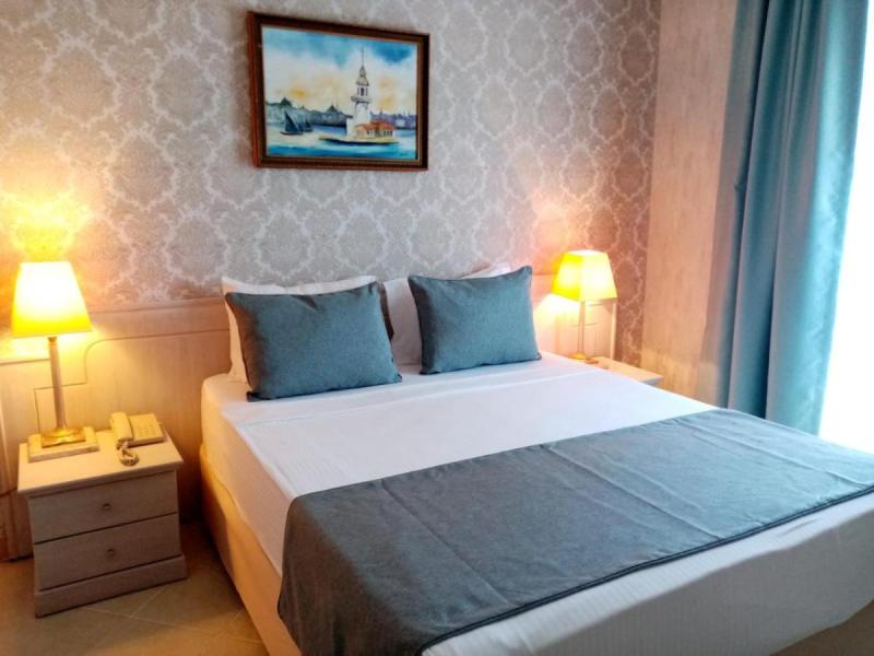 X Life Hotel