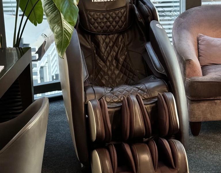 V Hotel & Rooftop Lounge