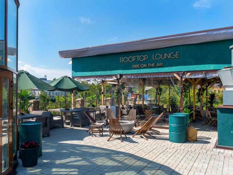 V Hotel & Rooftop Lounge