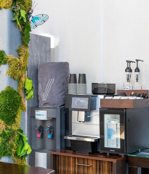 V Hotel & Rooftop Lounge