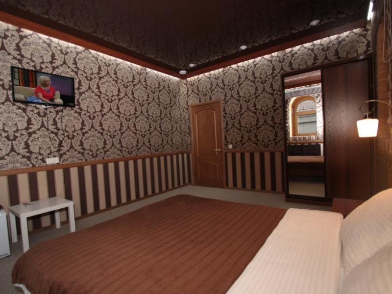 Carlson Hotel