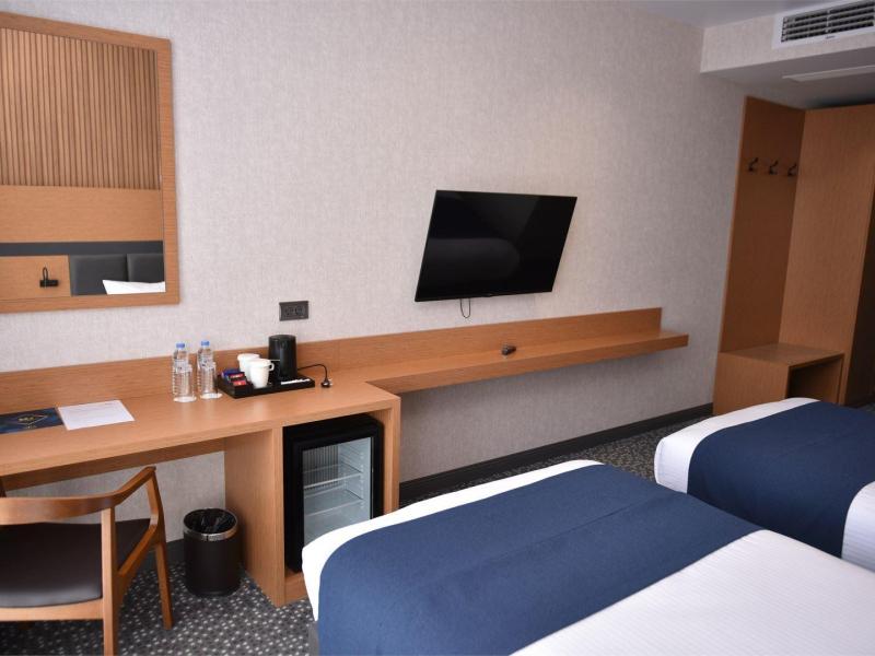 Hotel Monarch