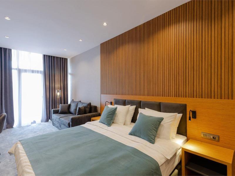 Hotel Monarch