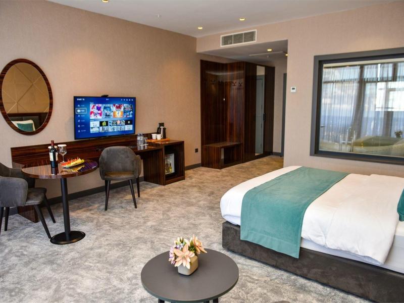 Hotel Monarch