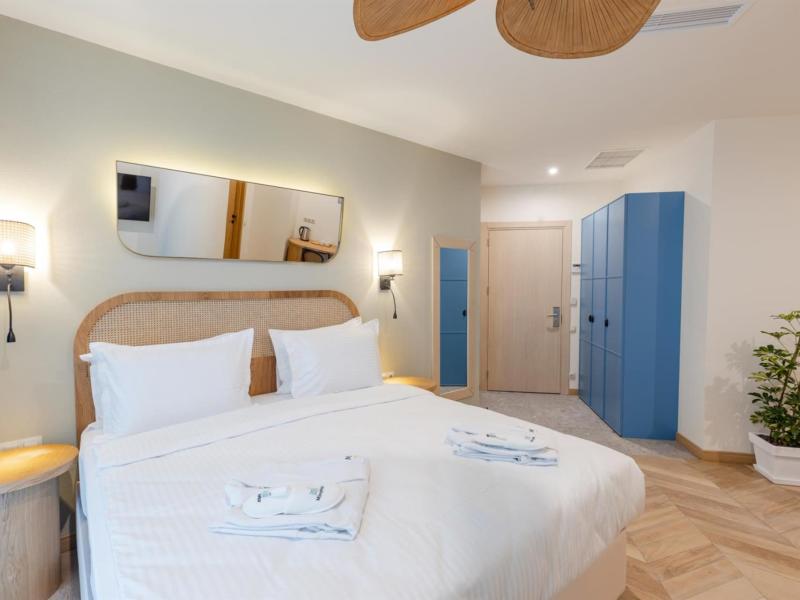 MiraMar Luxury Residences