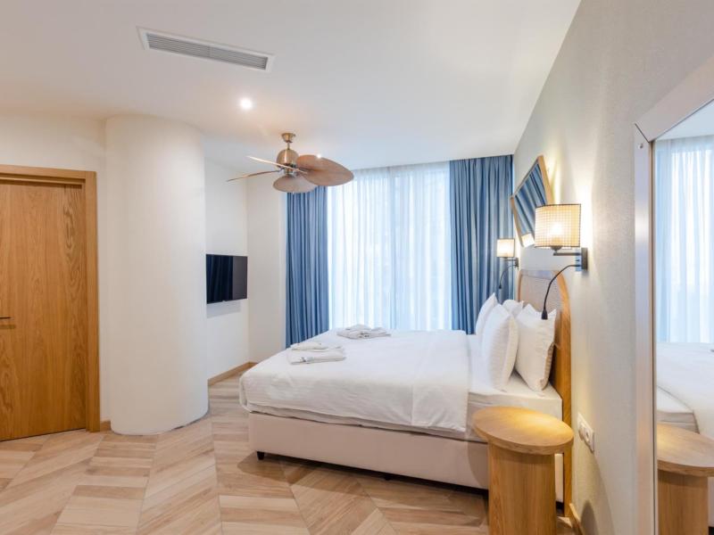 MiraMar Luxury Residences