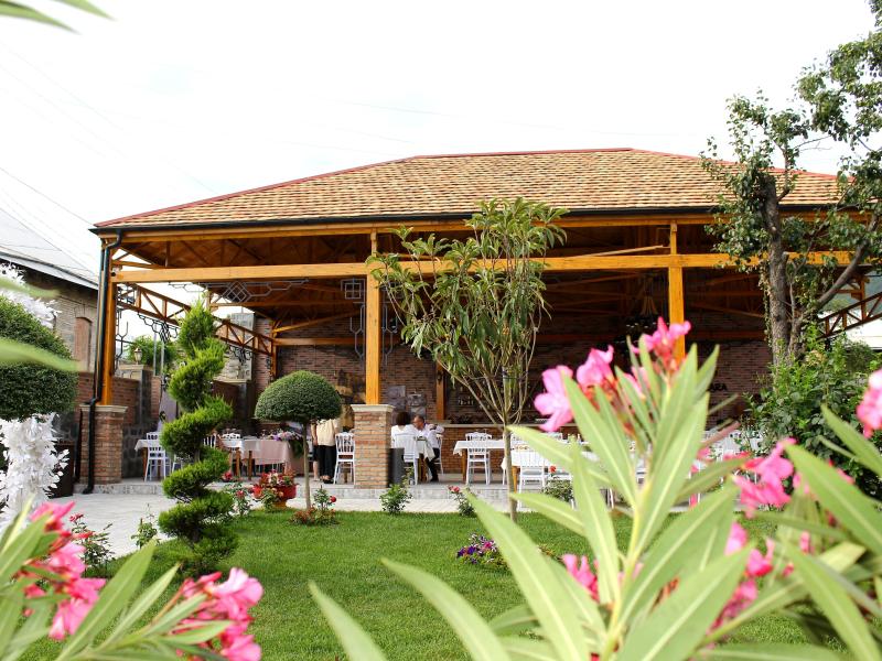 Macara Sheki City Hotel