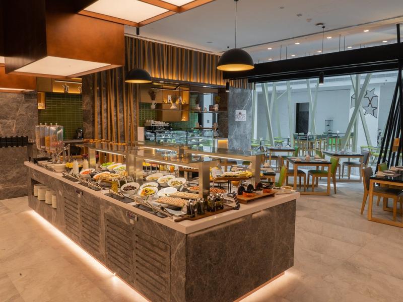 Al Khoory Courtyard Hotel