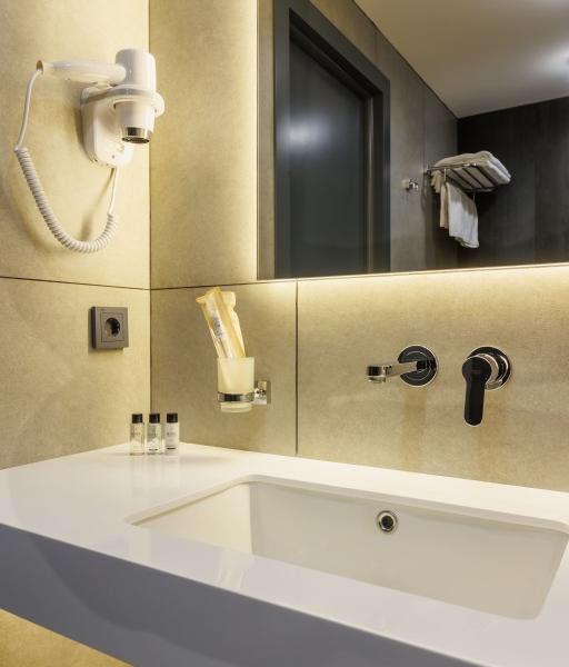 Hotel 115