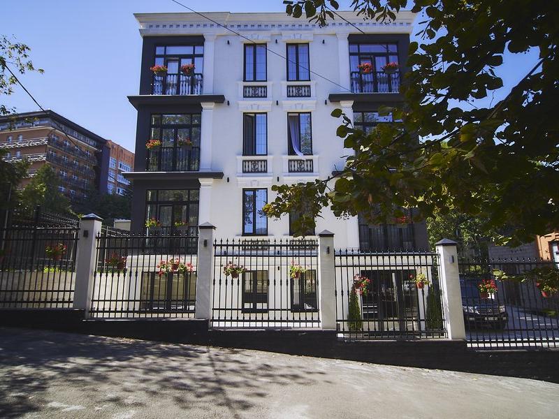 Platinum Hotel