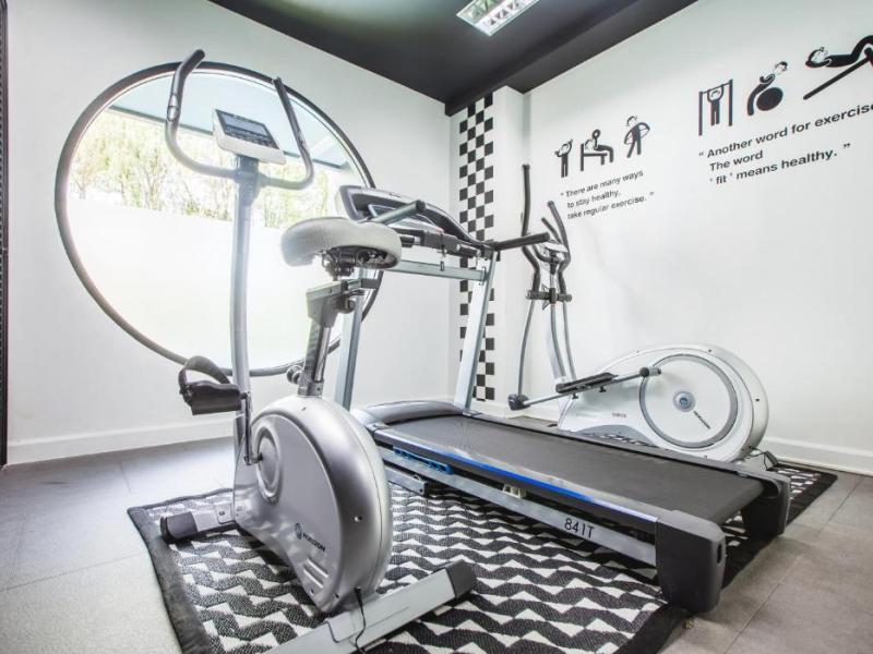 Blu Monkey Hub & Hotel