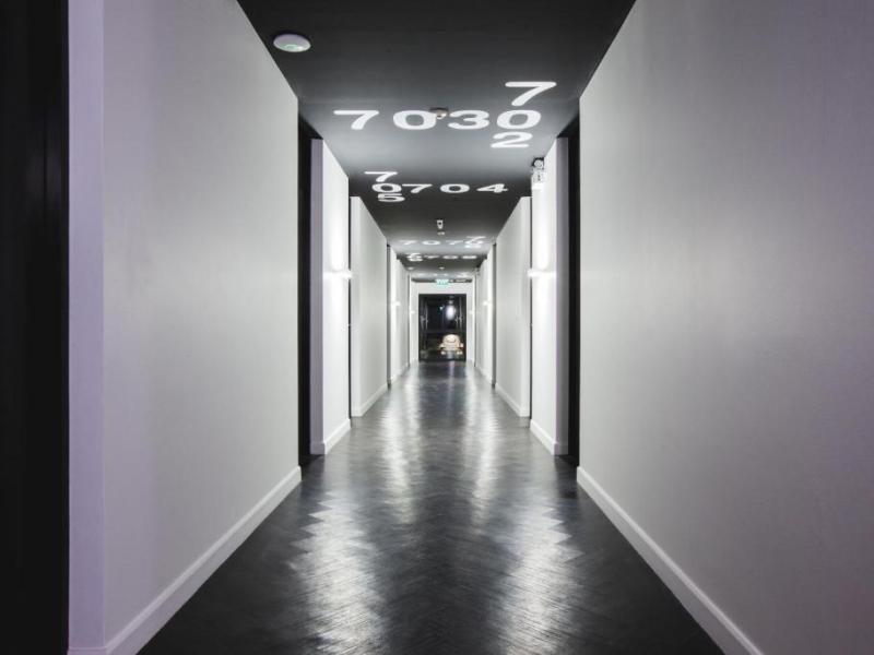 Blu Monkey Hub & Hotel