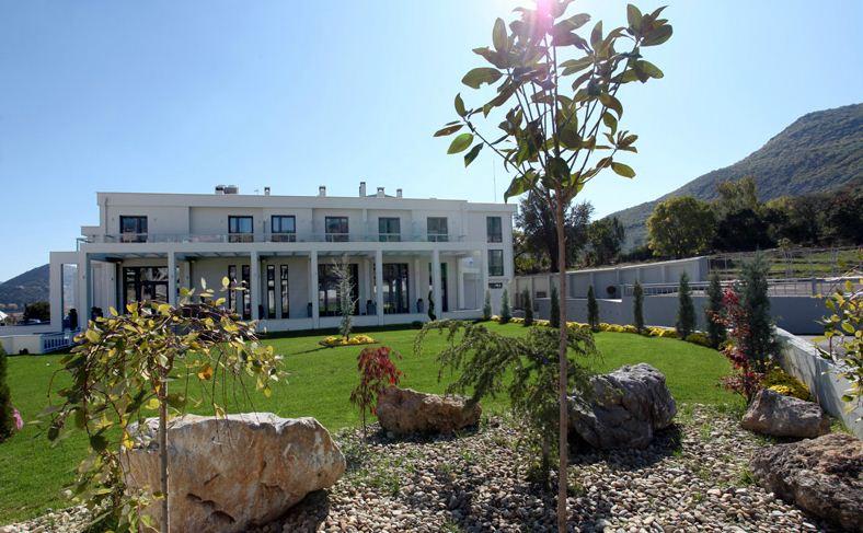 Esperos Palace
