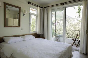 Hideaway Hotel