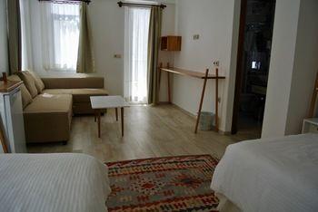 Hideaway Hotel
