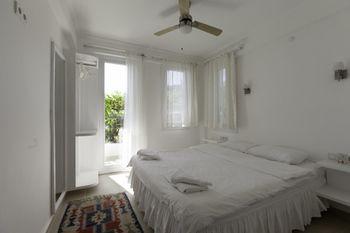Hideaway Hotel
