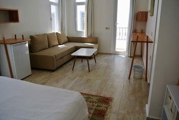 Hideaway Hotel