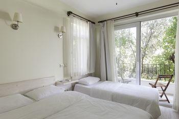 Hideaway Hotel