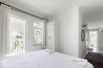 Hideaway Hotel