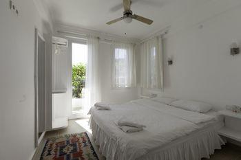 Hideaway Hotel