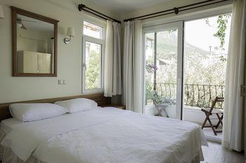 Hideaway Hotel