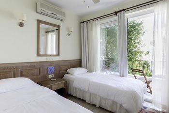 Hideaway Hotel