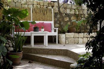 Hideaway Hotel