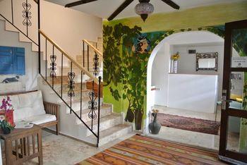 Hideaway Hotel