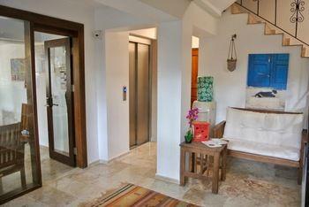 Hideaway Hotel