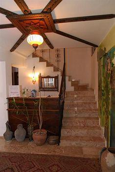Hideaway Hotel