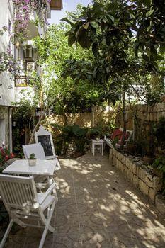 Hideaway Hotel