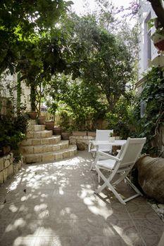 Hideaway Hotel