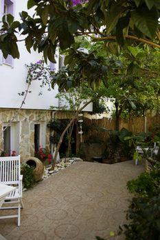 Hideaway Hotel