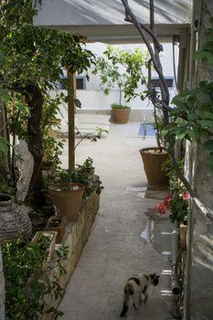 Hideaway Hotel