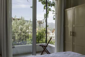 Hideaway Hotel