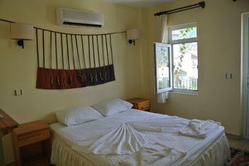 Hideaway Hotel