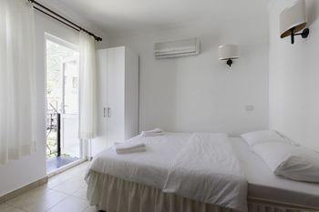 Hideaway Hotel