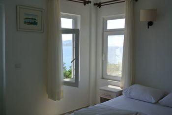 Hideaway Hotel