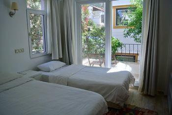 Hideaway Hotel