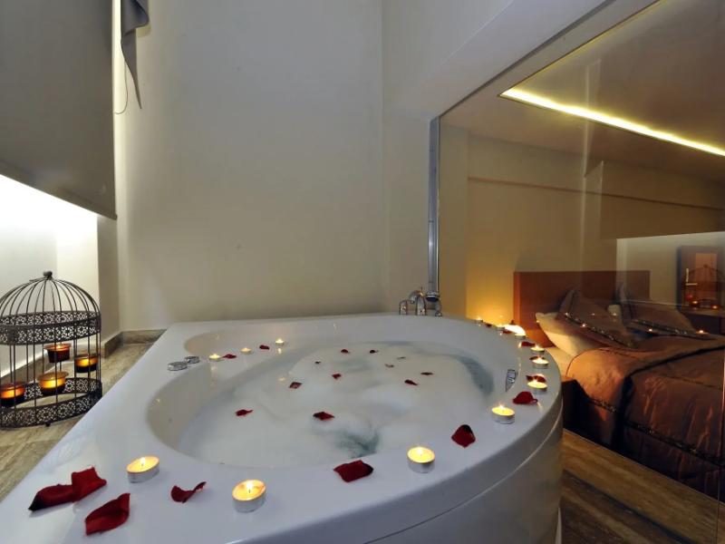 Aiza Suites