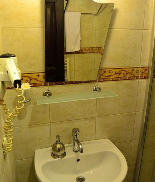 Alp Guesthouse