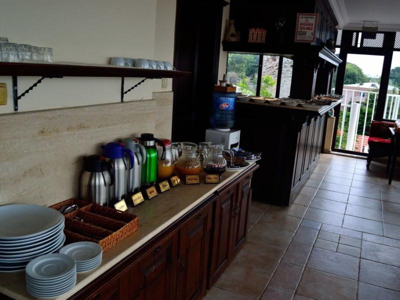 Alp Guesthouse