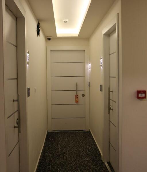 Deep Hotel